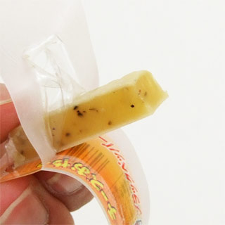 チーズおやつブラックペッパー入り箱売り 50個入 駄菓子堂